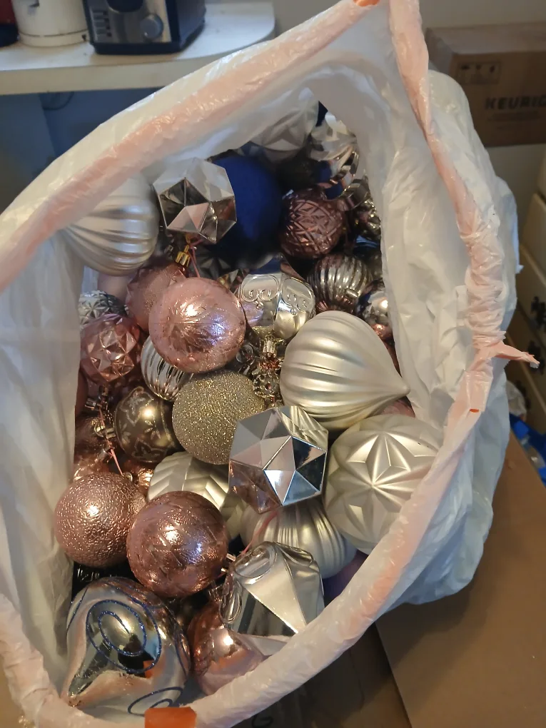 Christmas Ornaments - Silver, Gold, Rose Gold image indicator(3)