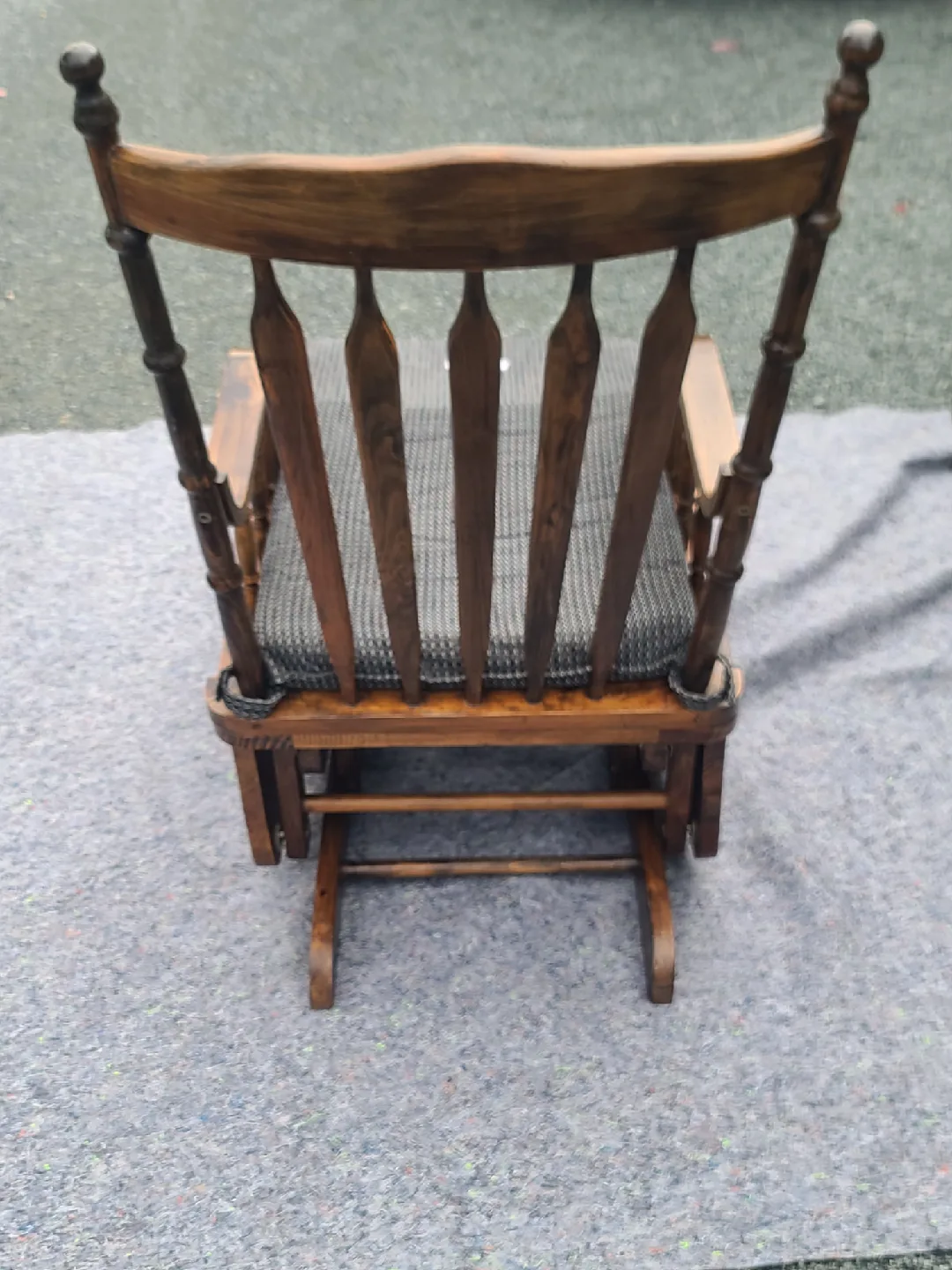 Glider Rocking Chair with Ottoman image indicator(3)