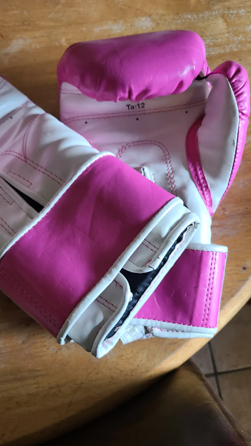 Everlast Pink Boxing Gloves Size 12 image indicator(5)