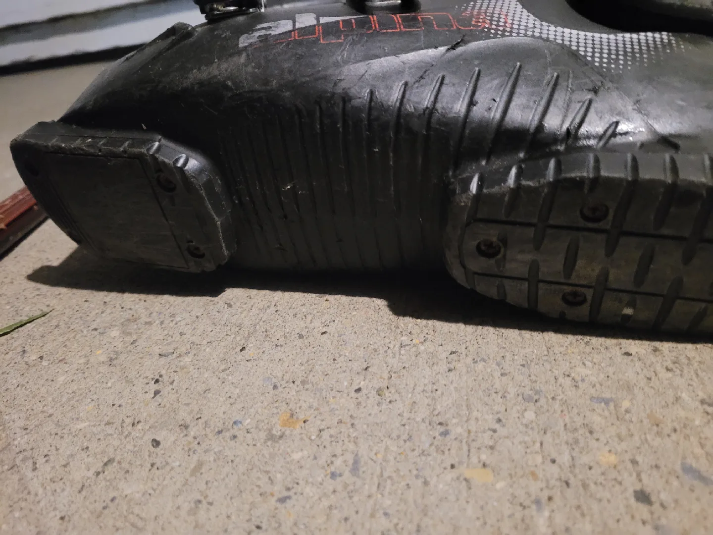 Alpina Ski Boots Size 28.5 image indicator(4)