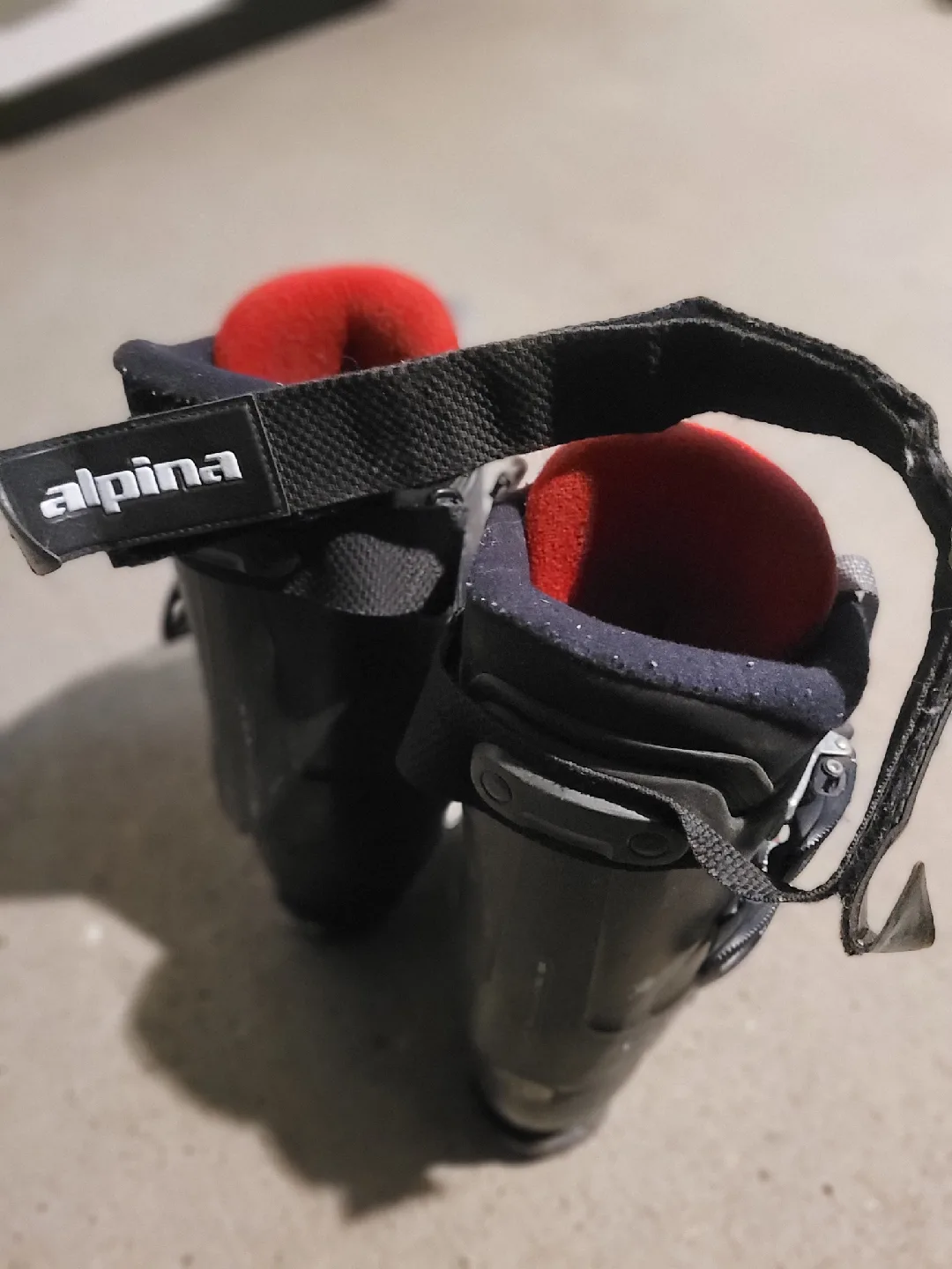 Alpina Ski Boots Size 28.5 image indicator(6)