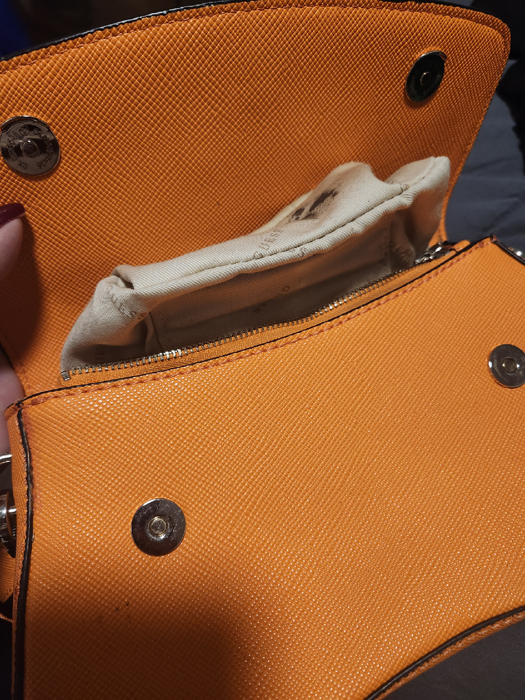 FINAL markdown!!! Guess Orange Shoulder Bag - photo 2