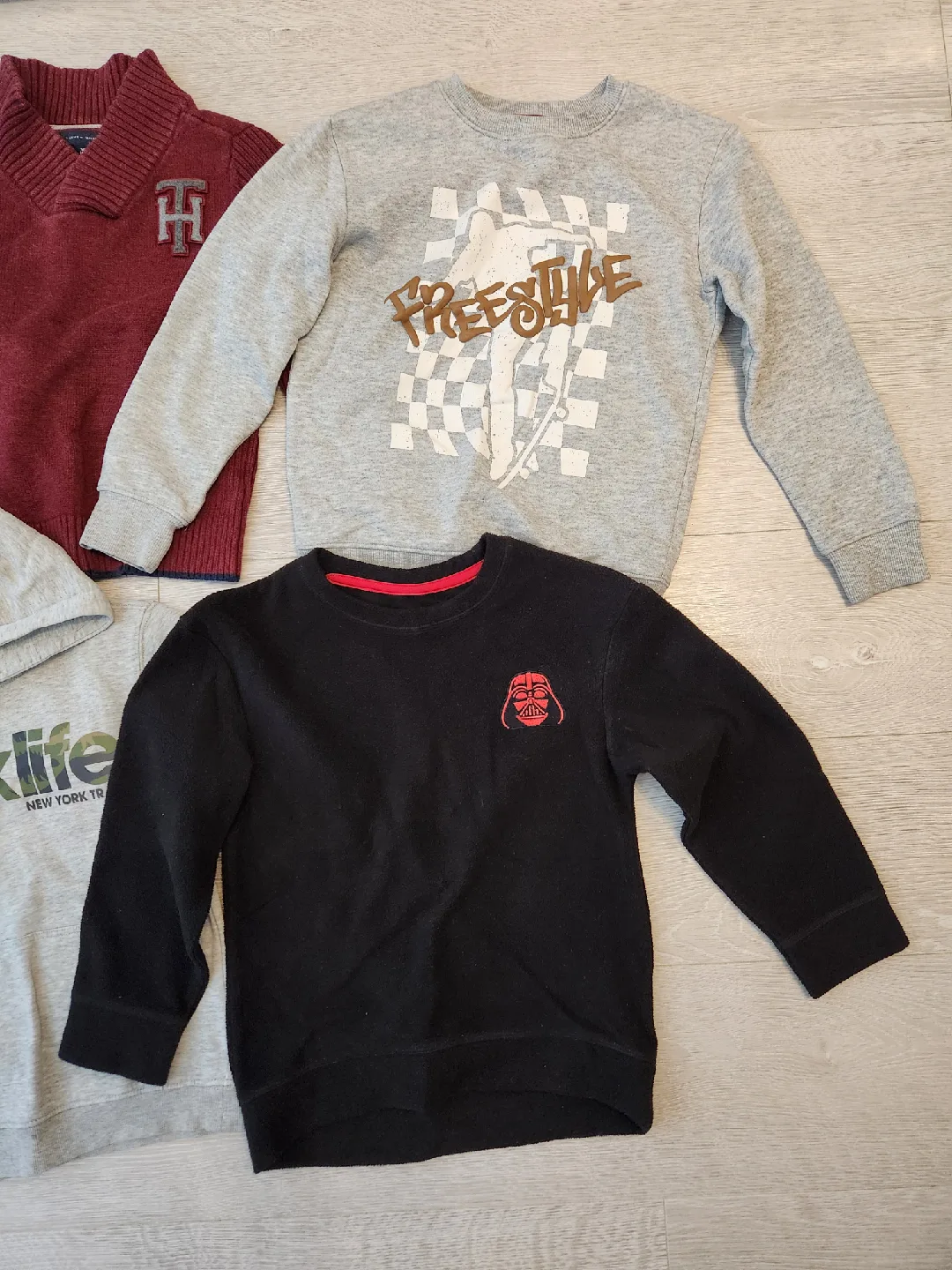 Boys 6-8 Sweater Lot image indicator(3)