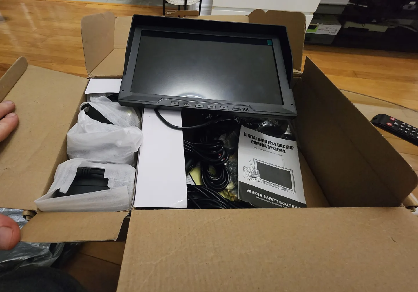 Wireless Backup Camera System for Trucks image indicator(8)