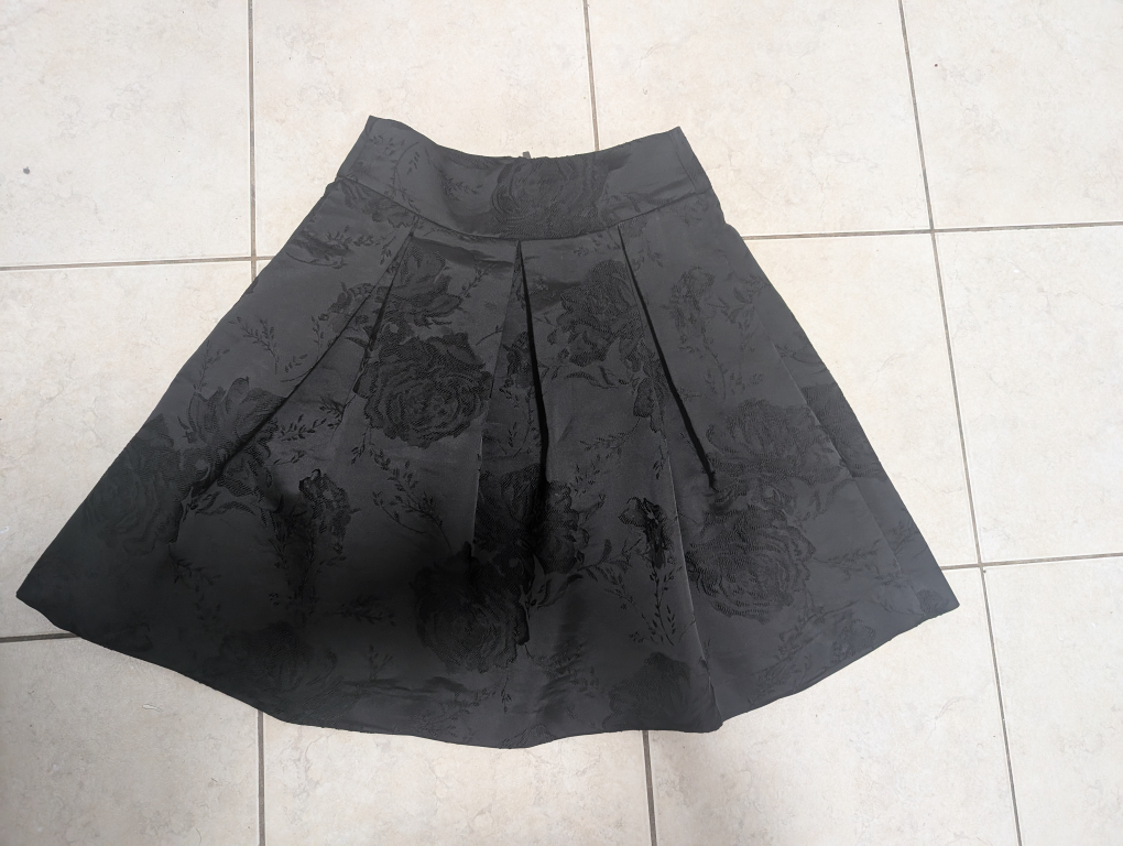 RW&CO Black Floral Skirt - Size 2