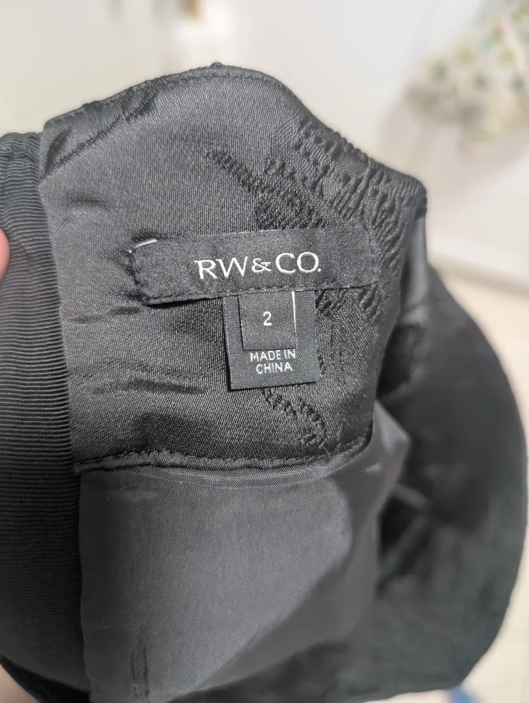 RW&CO Black Floral Skirt - Size 2 image indicator(3)