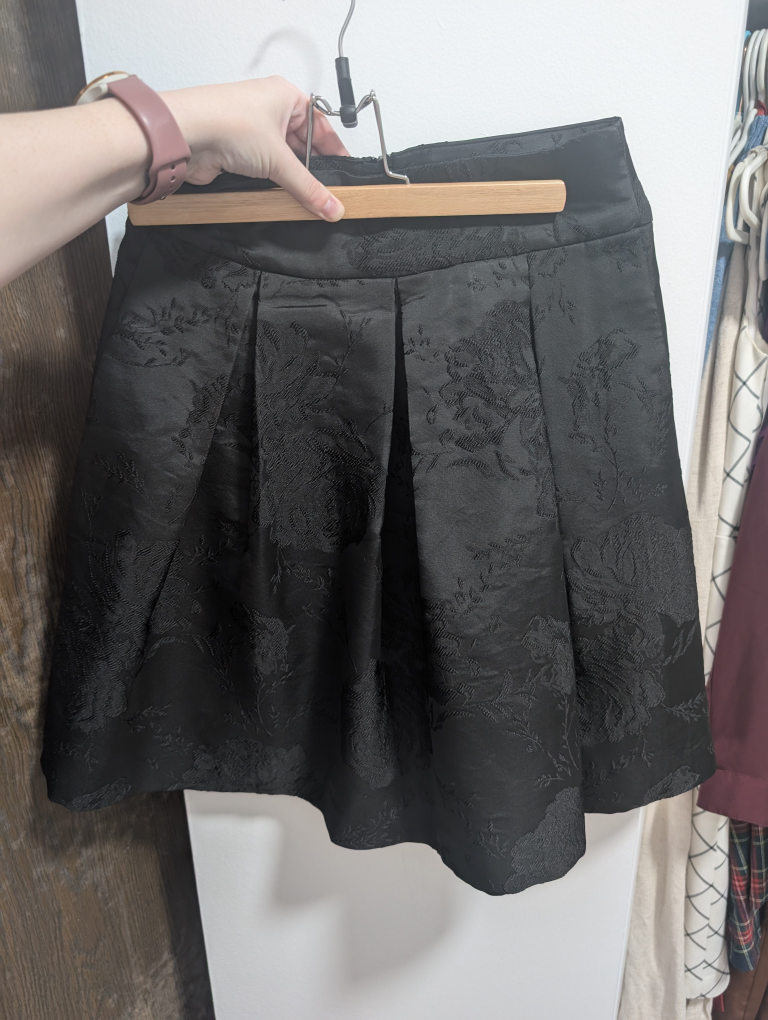 RW&CO Black Floral Skirt - Size 2 - photo 4