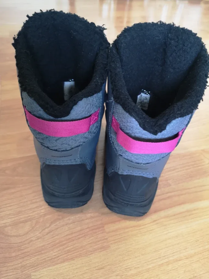 Columbia Kids' Gray & Pink Winter Boots. Size US 5 image indicator(2)