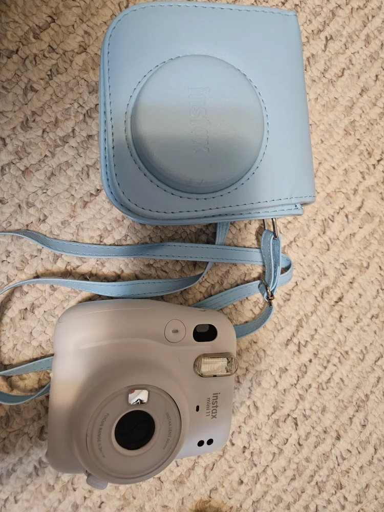 Fujifilm Instax Mini 11 Instant Camera with Case image indicator(2)