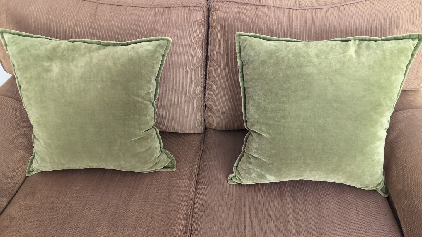 Green Velvet Decorative Pillows (Set of 2) - photo 2