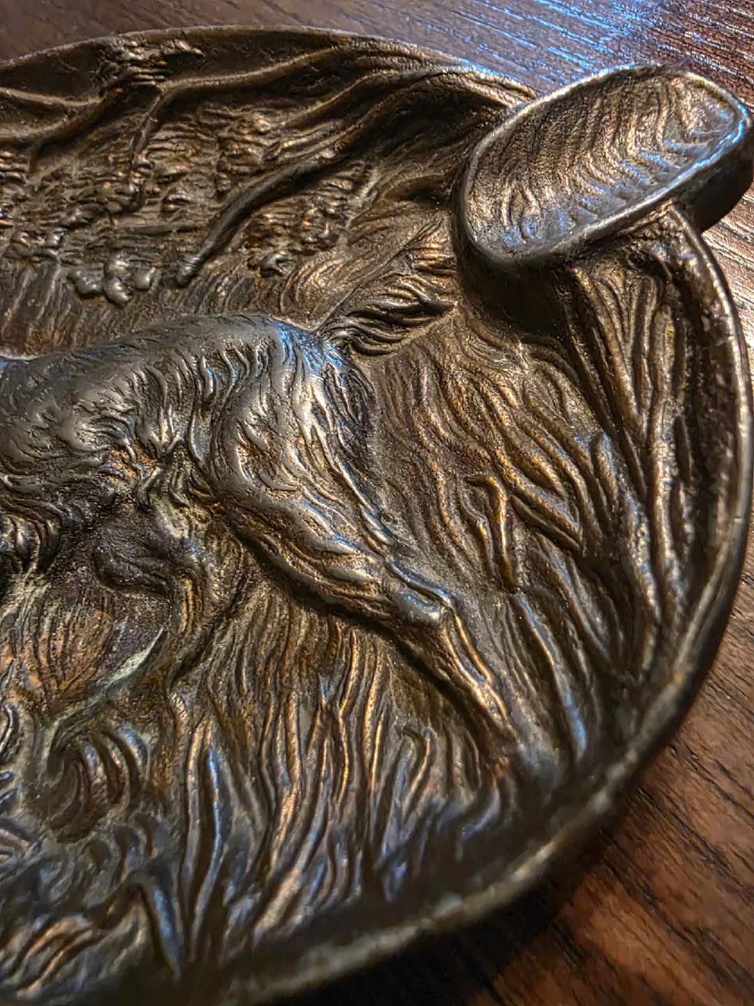 Bronze Hunting Dog Ashtray image indicator(3)
