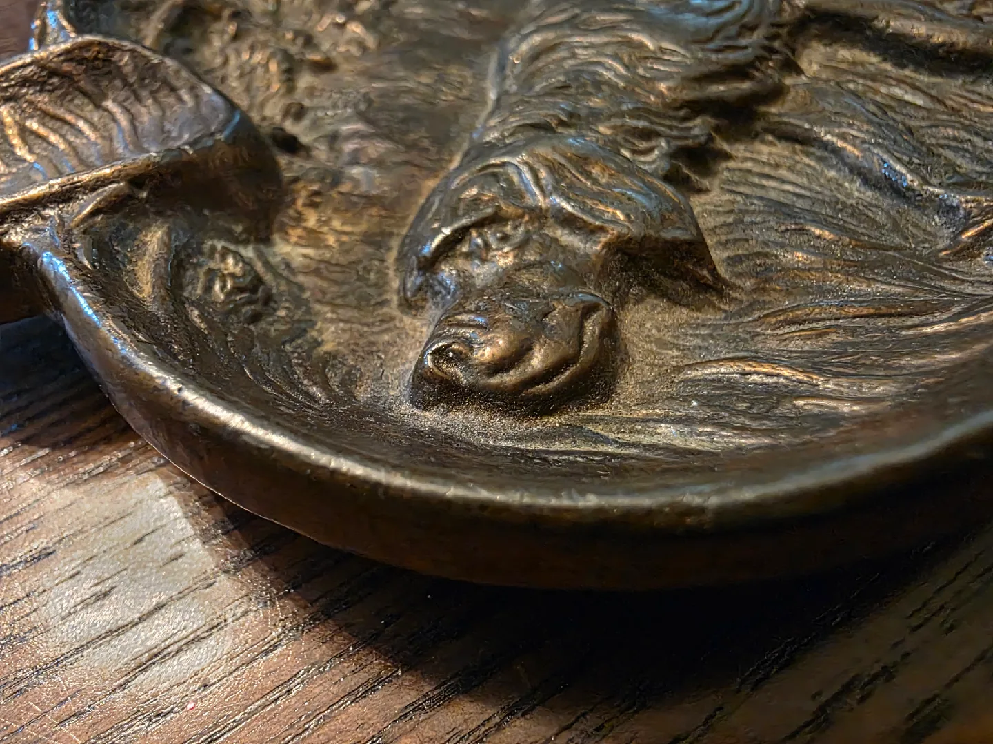 Bronze Hunting Dog Ashtray image indicator(4)