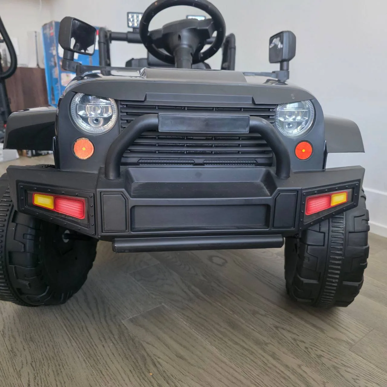 Kids Ride-On Car image indicator(4)