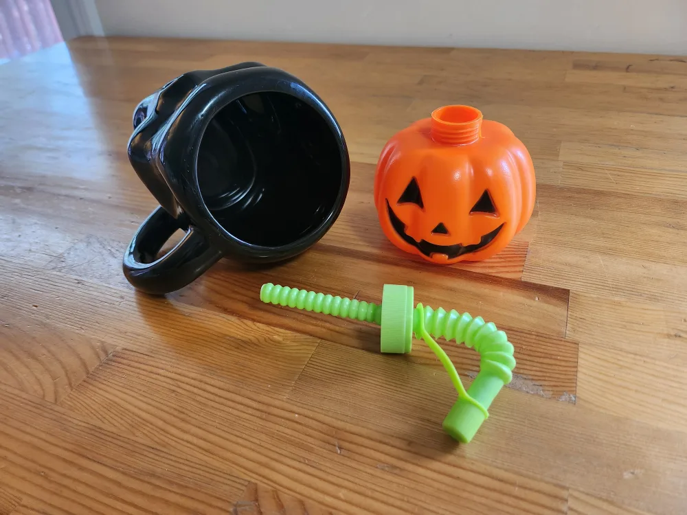Halloween Skull Mug with Pumpkin Lid & Straw image indicator(2)