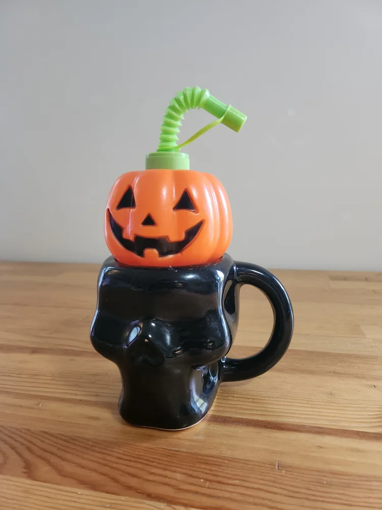 Halloween Skull Mug with Pumpkin Lid & Straw image indicator(3)