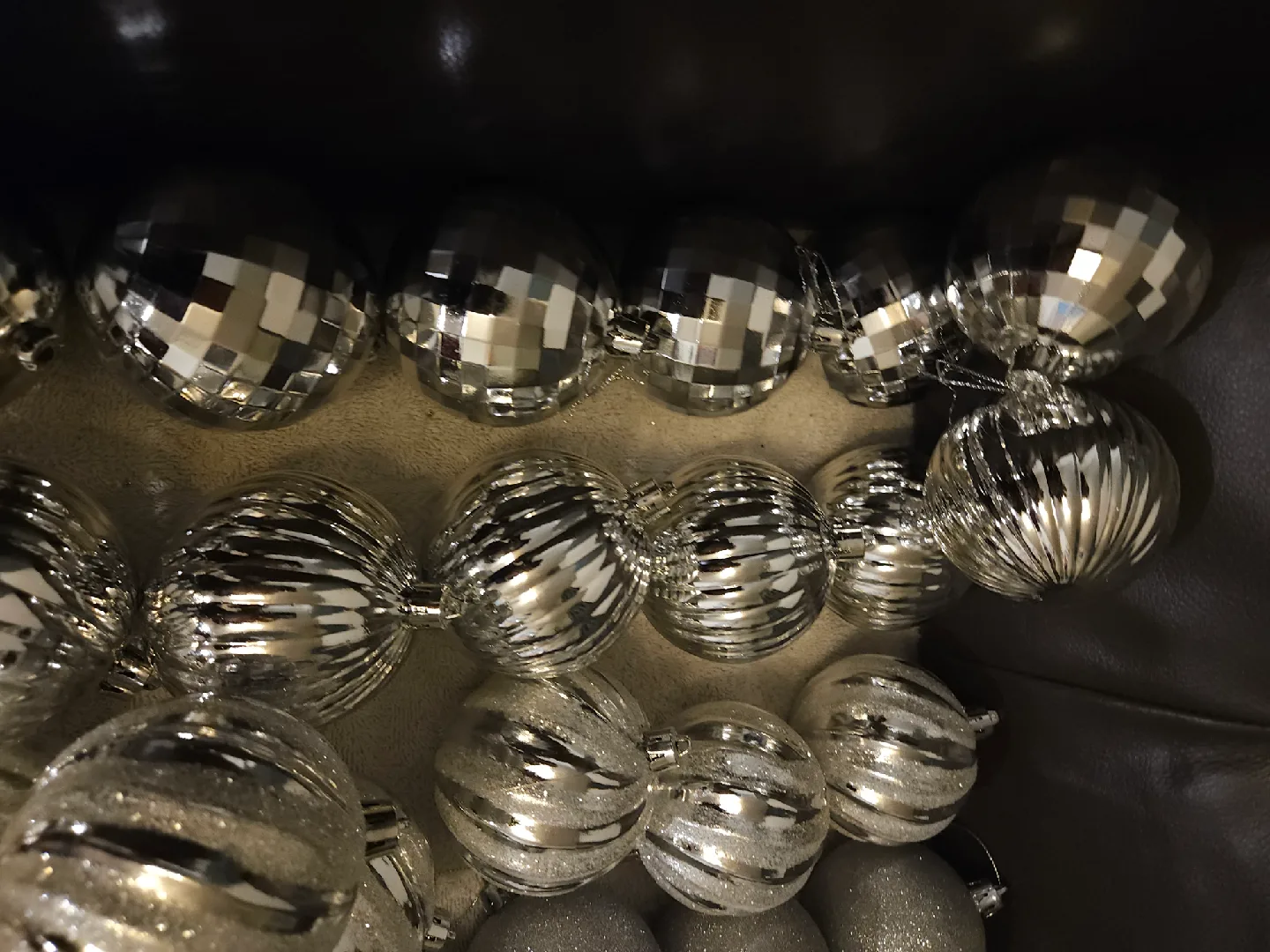 Silver Christmas Ornaments - 51 image indicator(2)