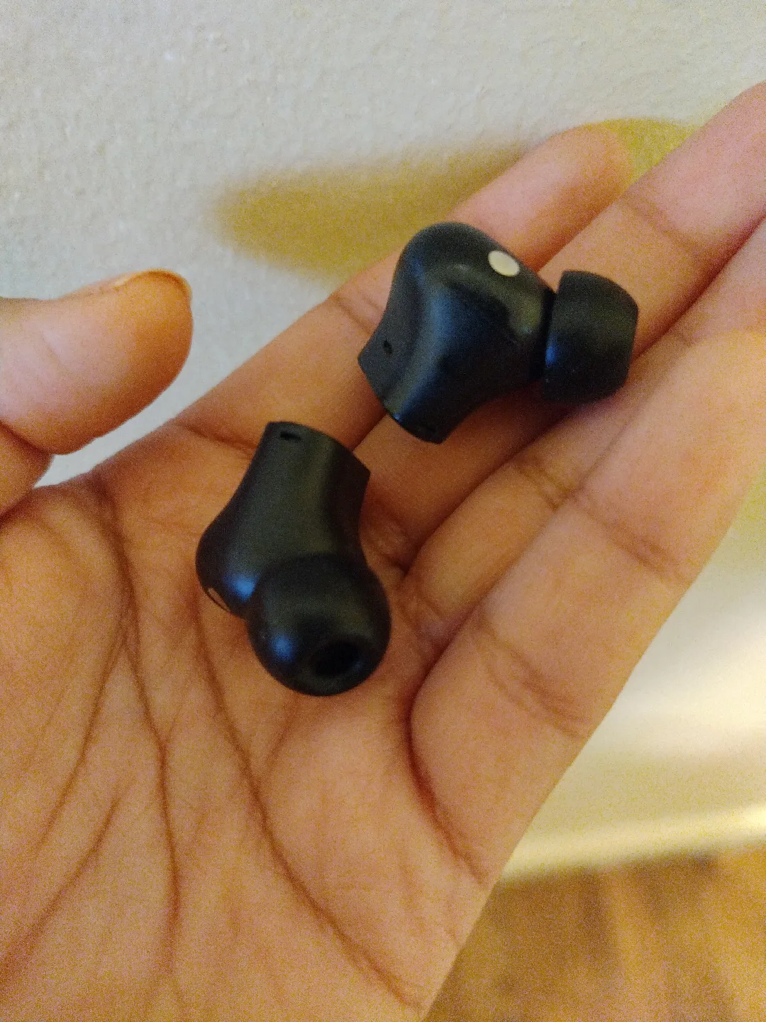 Beats Studio Buds - Black image indicator(3)