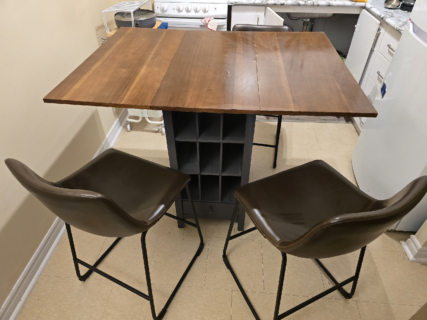 Kitchen/bar Table with Wine Rack & 3 bar  Chairs
