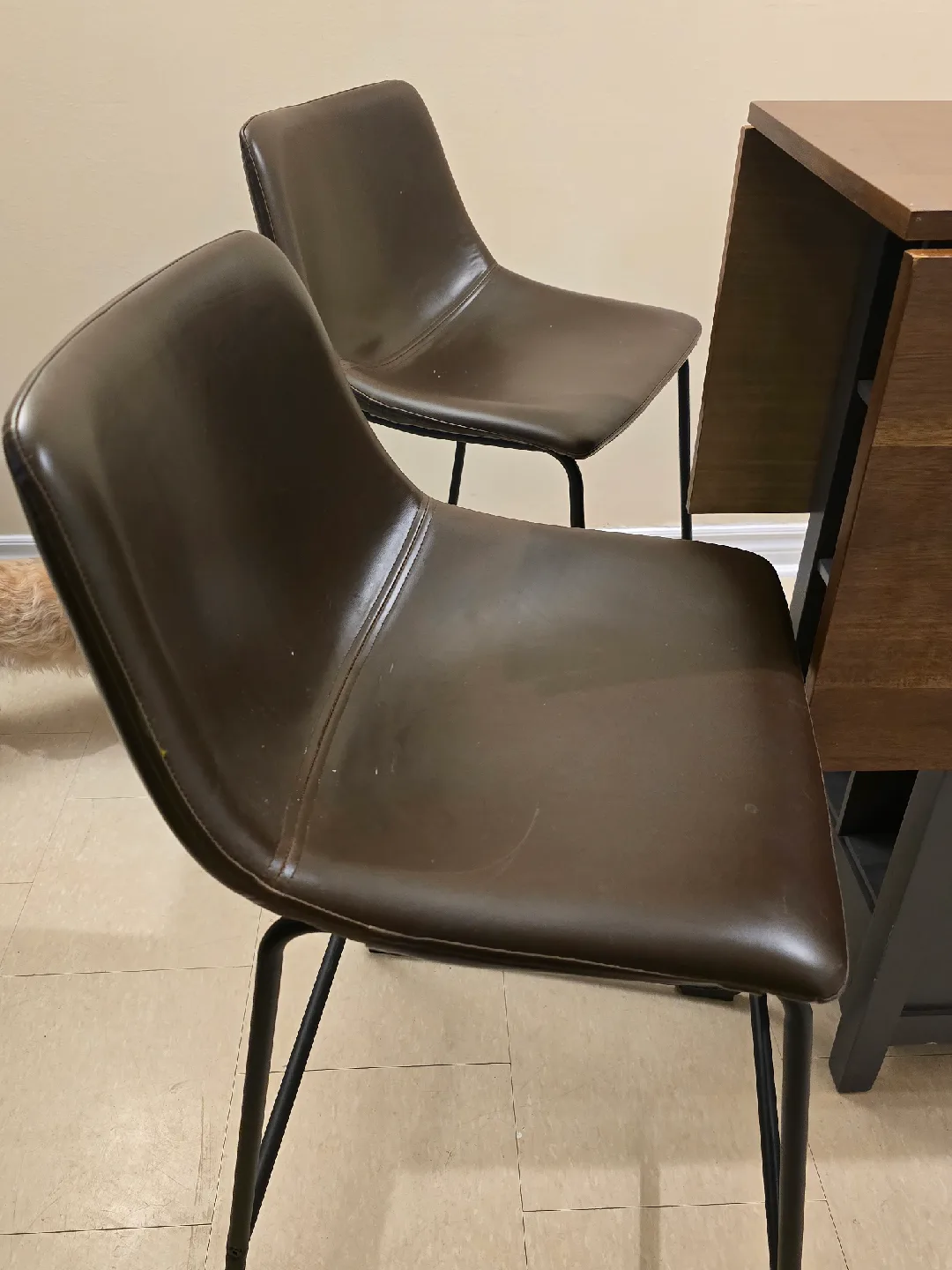 Kitchen/bar Table with Wine Rack & 3 bar  Chairs image indicator(9)