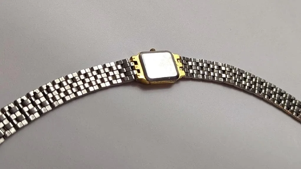 VINTAGE 80s Elgin Quartz Two-Tone Watch / Rectangular image indicator(4)