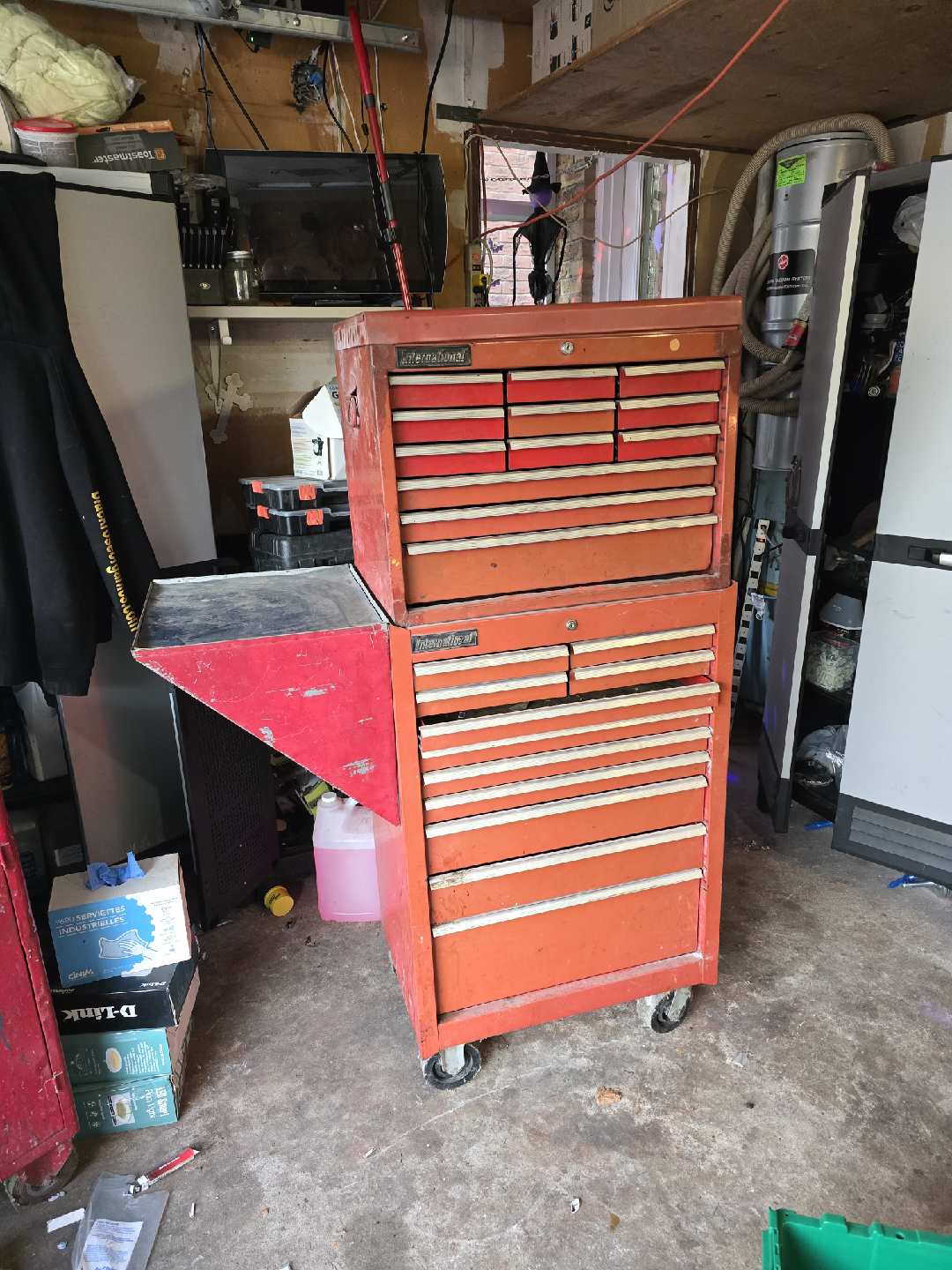 International Tool Chest - Mechanic's Cart