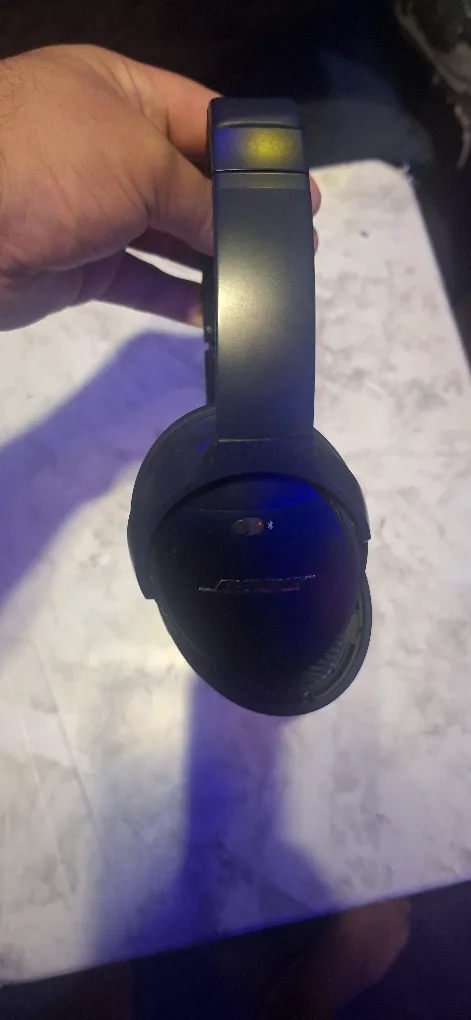 Bose Headphones image indicator(3)