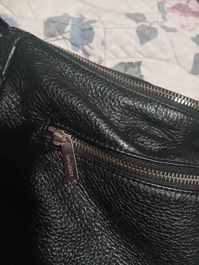 Danier Black Leather Shoulder Bag image indicator(2)