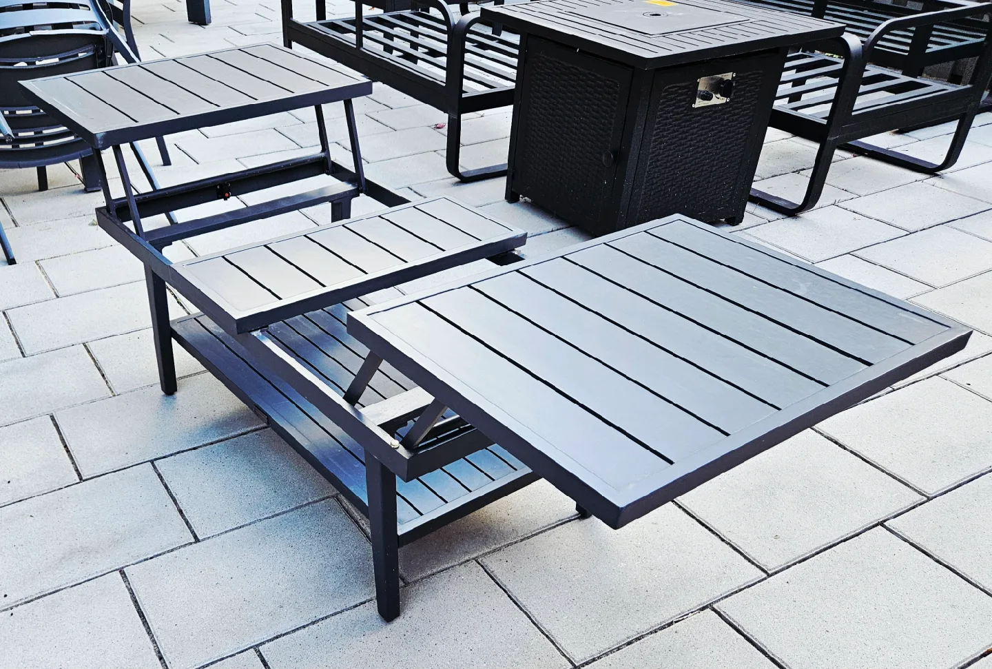 DOT Extendable Outdoor Coffee Table image indicator(5)