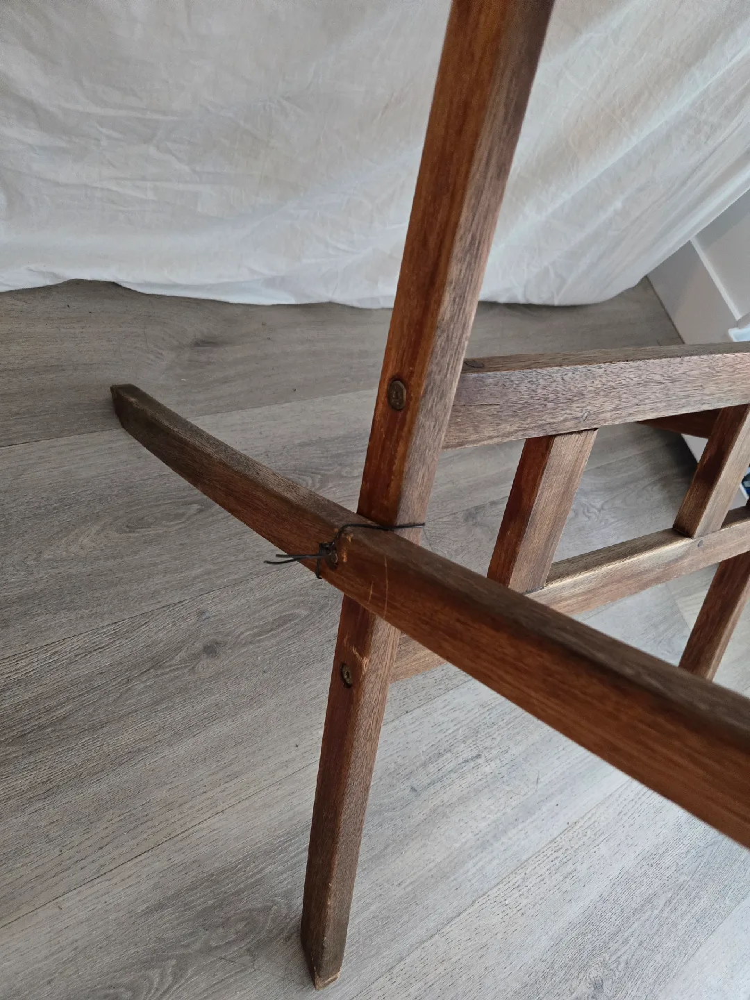 FREE Folding Wooden Table image indicator(3)