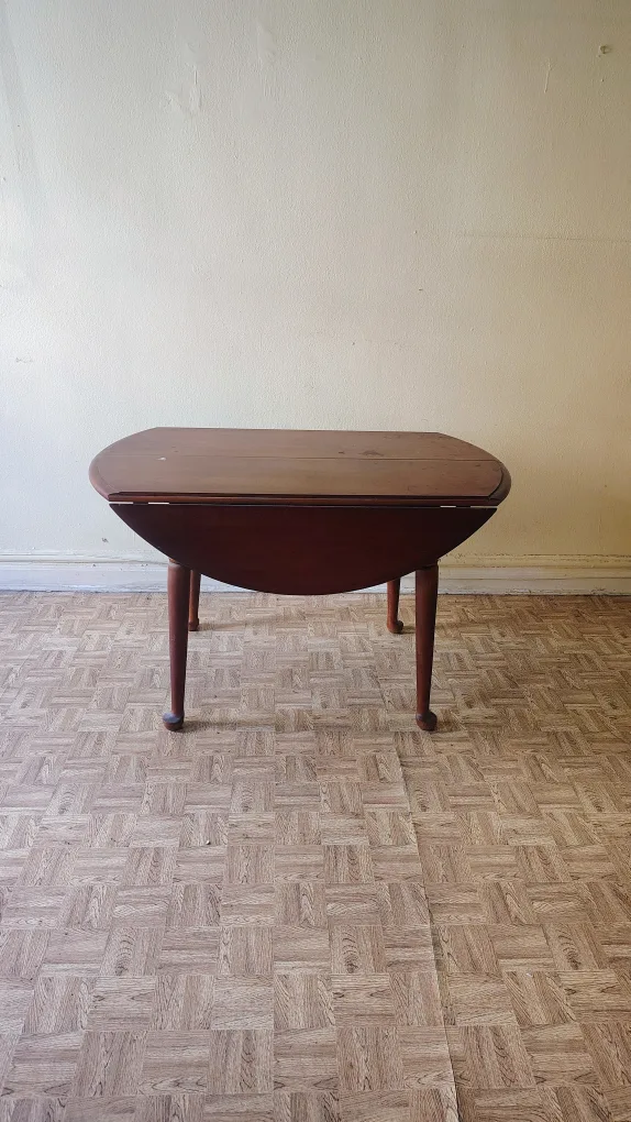 Ethan Allen Drop Leaf Table - Round to Oval image indicator(2)