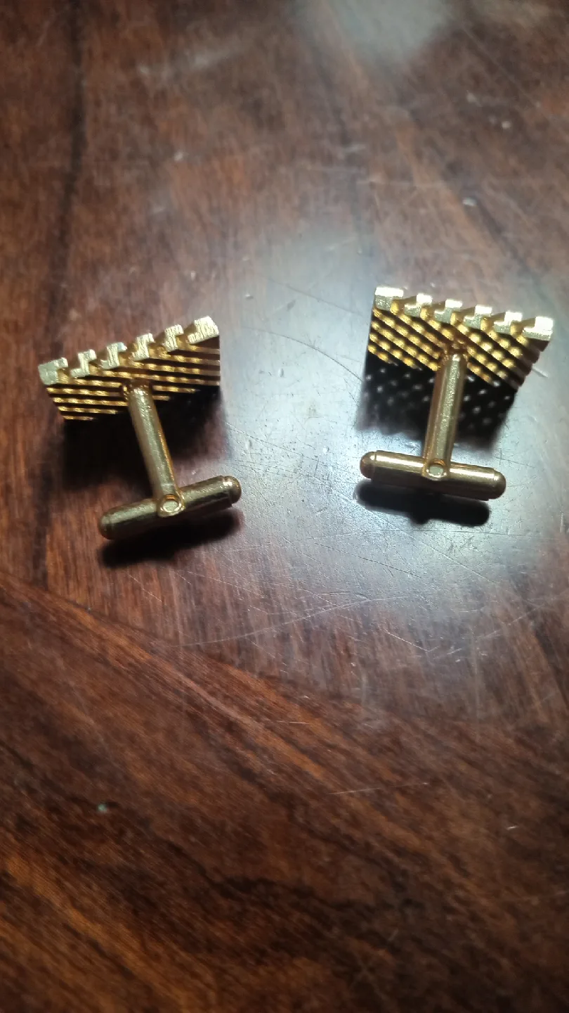 Vintage Gold Tone Cufflinks image indicator(2)