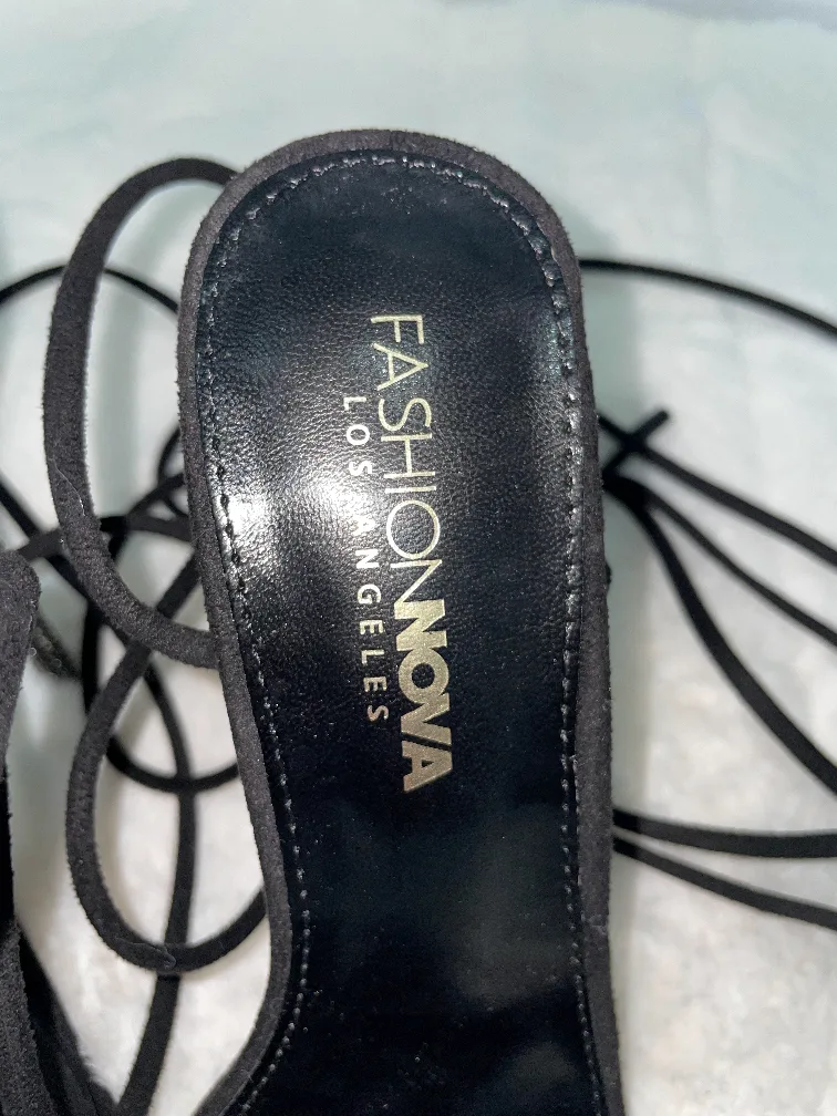 Fashion Nova Black Heels, Size 6.5 image indicator(5)