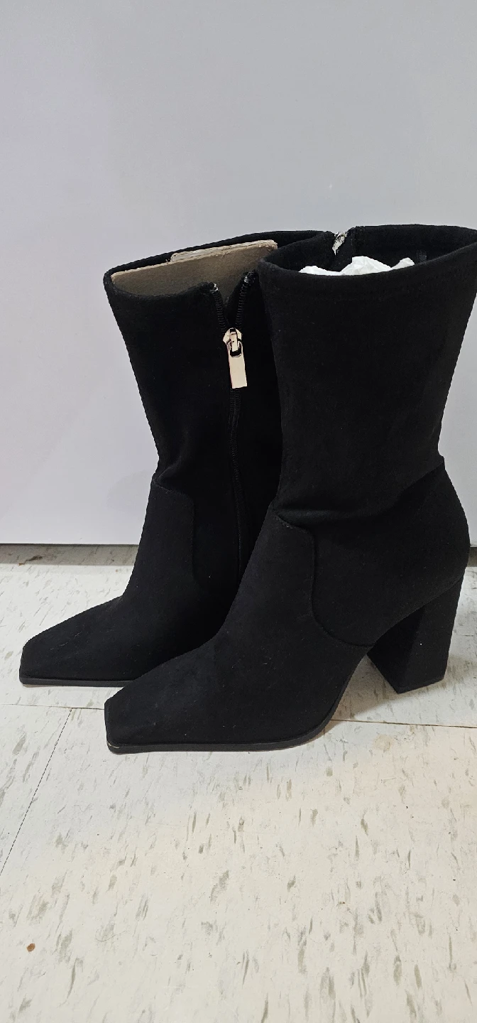 New brand Black Ankle Boots - Size 8.5