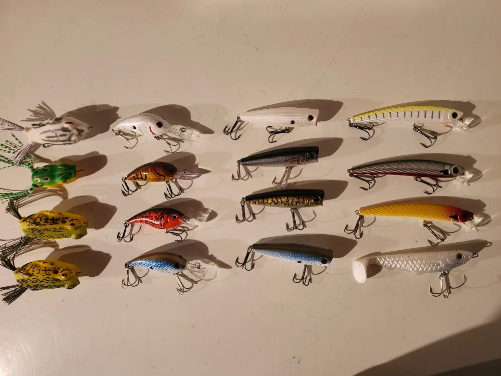 Fishing tackle, plano case & lures image indicator(7)