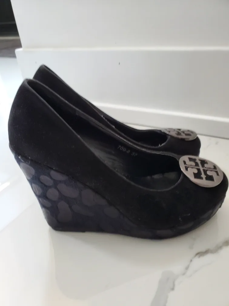 Brand new shoes image indicator(2)