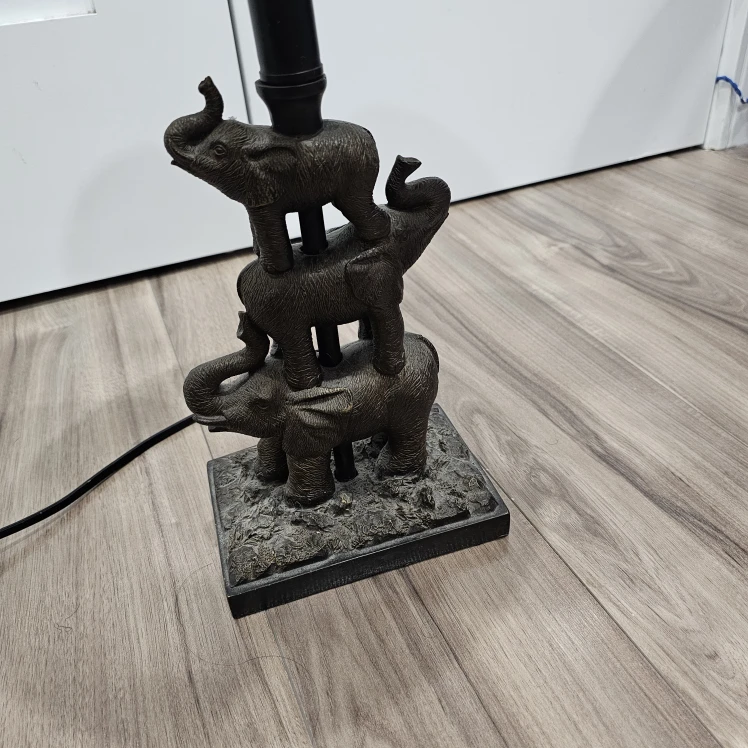 Elephant Lamp with White Shade - photo 2