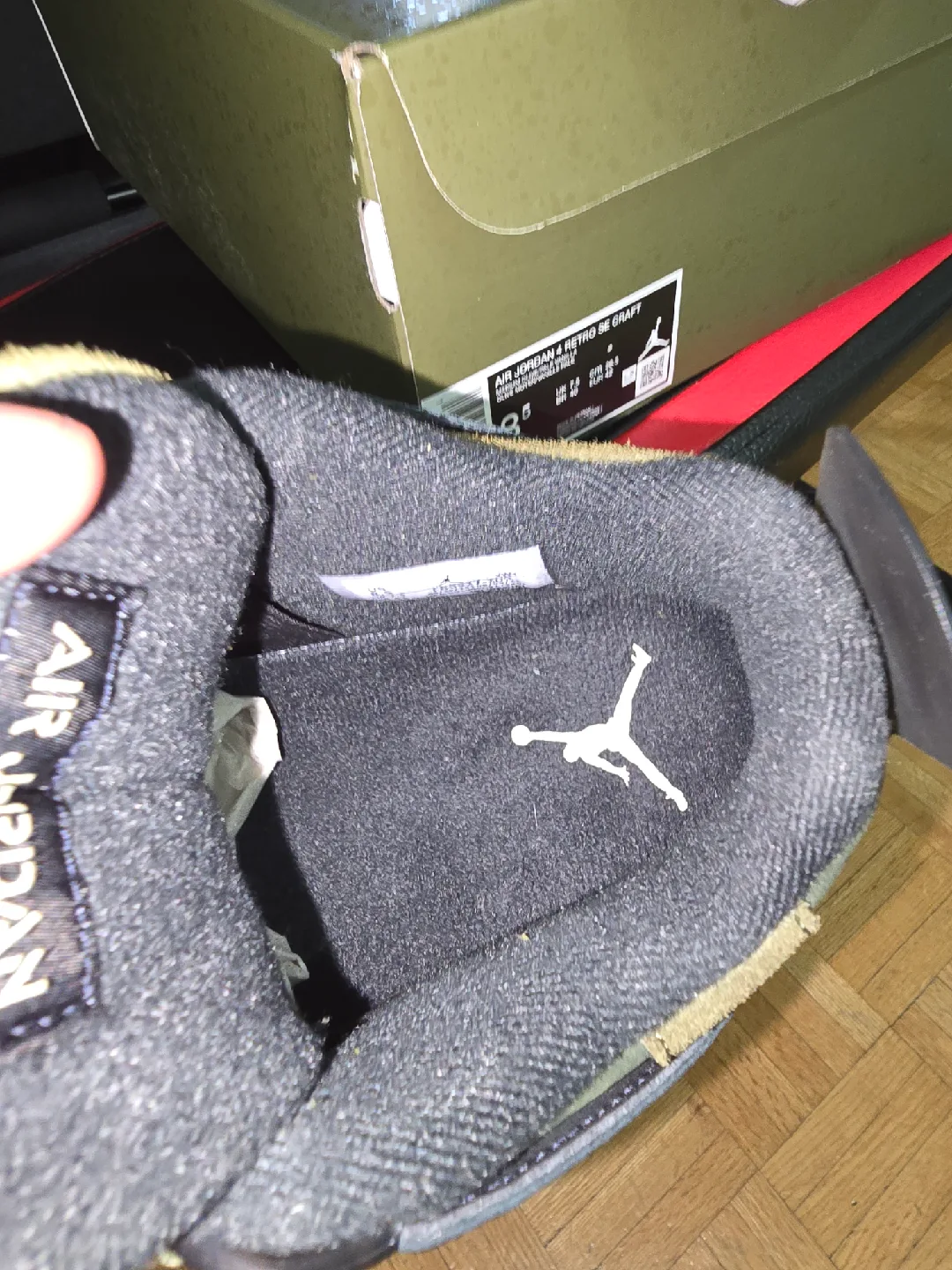 Air Jordan 4 Retro SE Craft olive green size 8.5 image indicator(8)