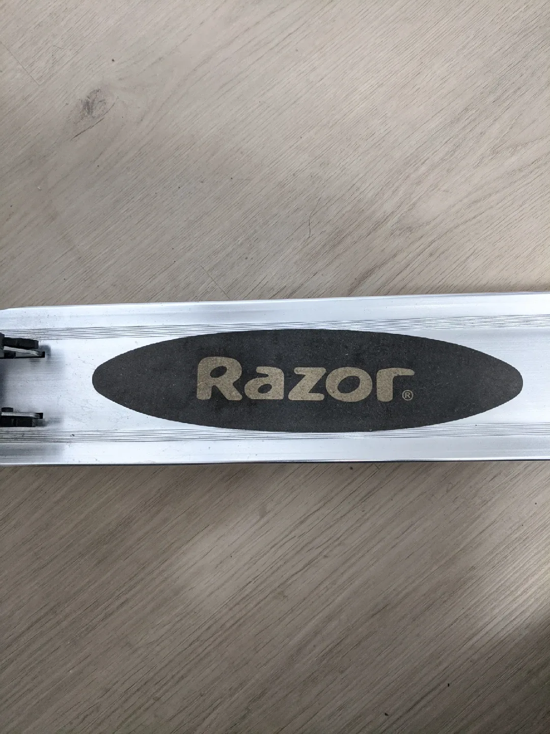 Razor Scooter - Silver image indicator(5)