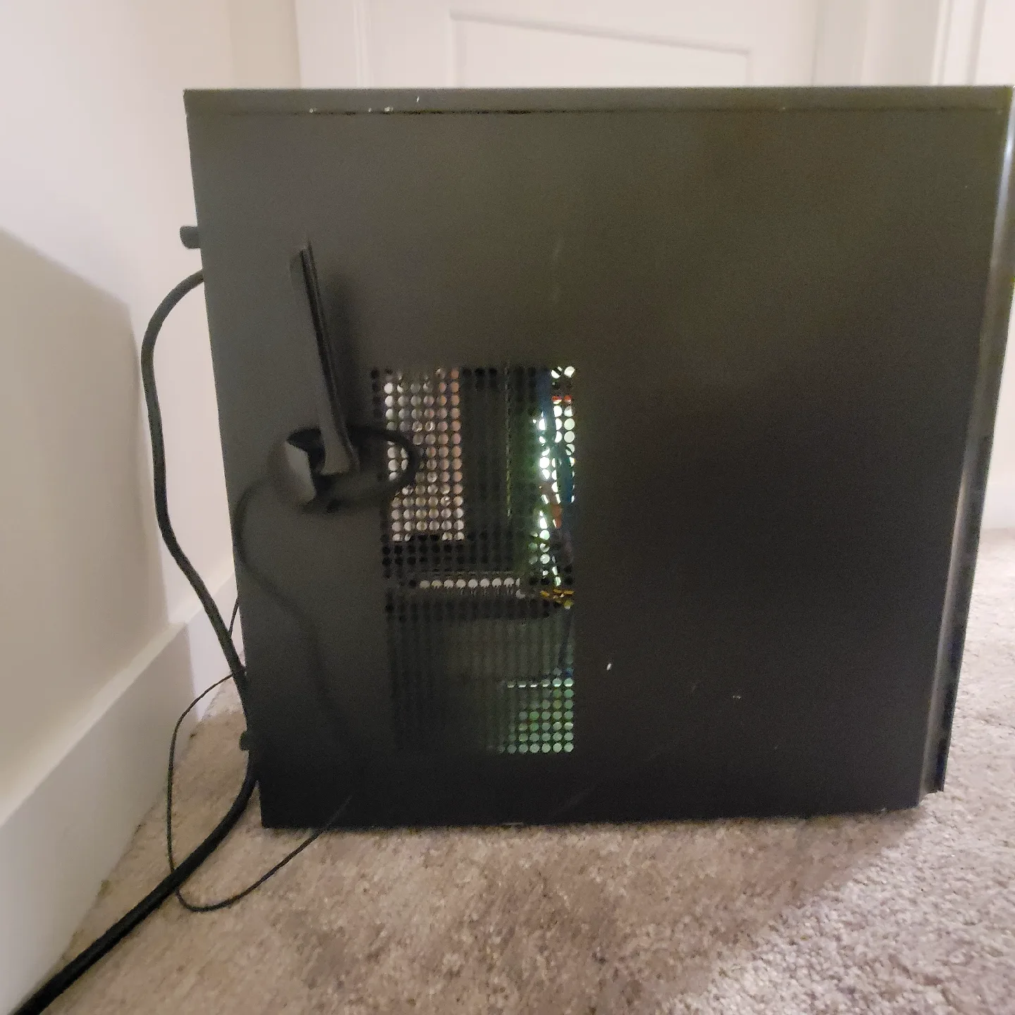 High ending gaming PC with keyboard and mouse image indicator(2)