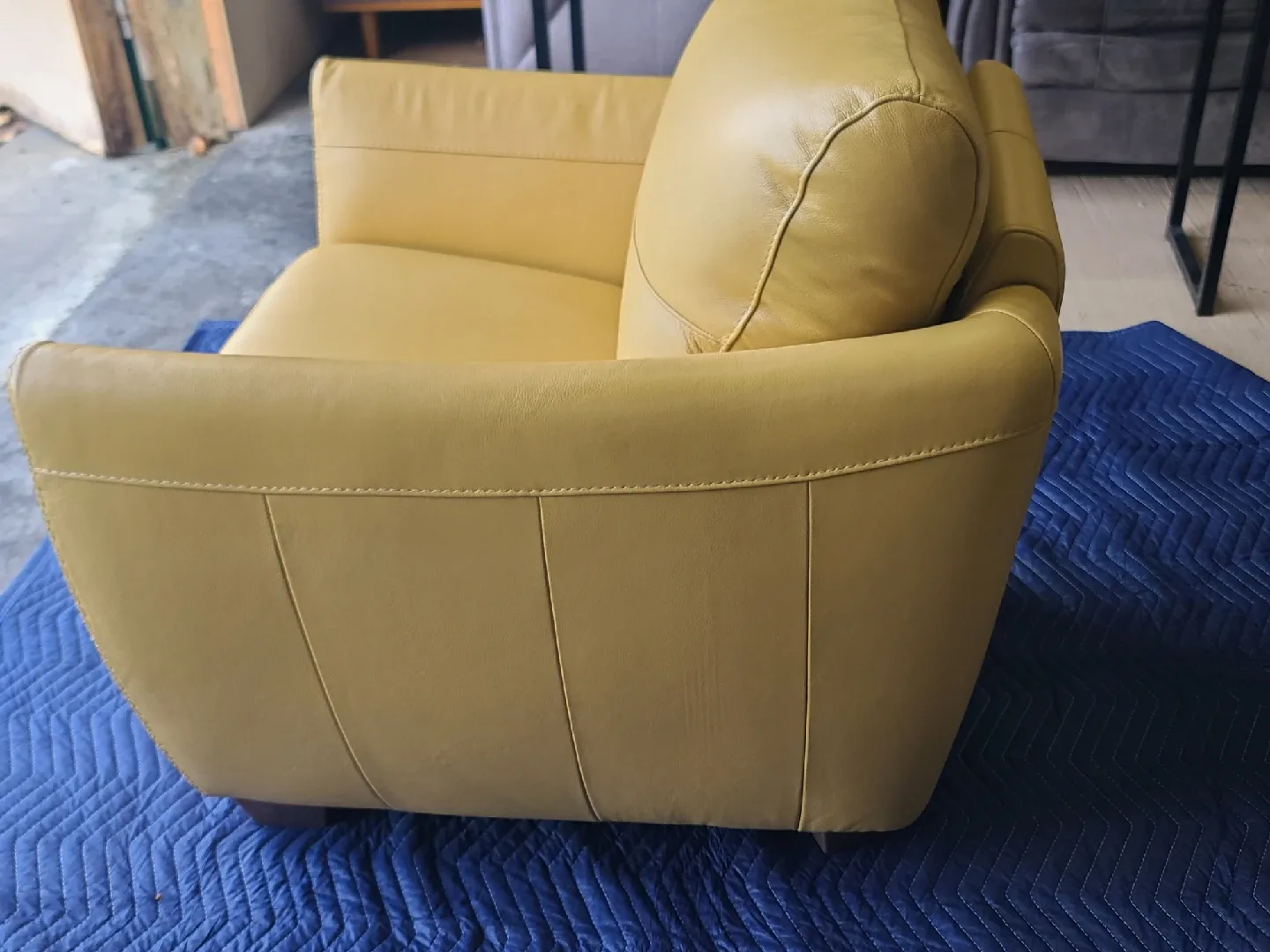 Dylan Italian Leather Lounge Chair Brown image indicator(5)