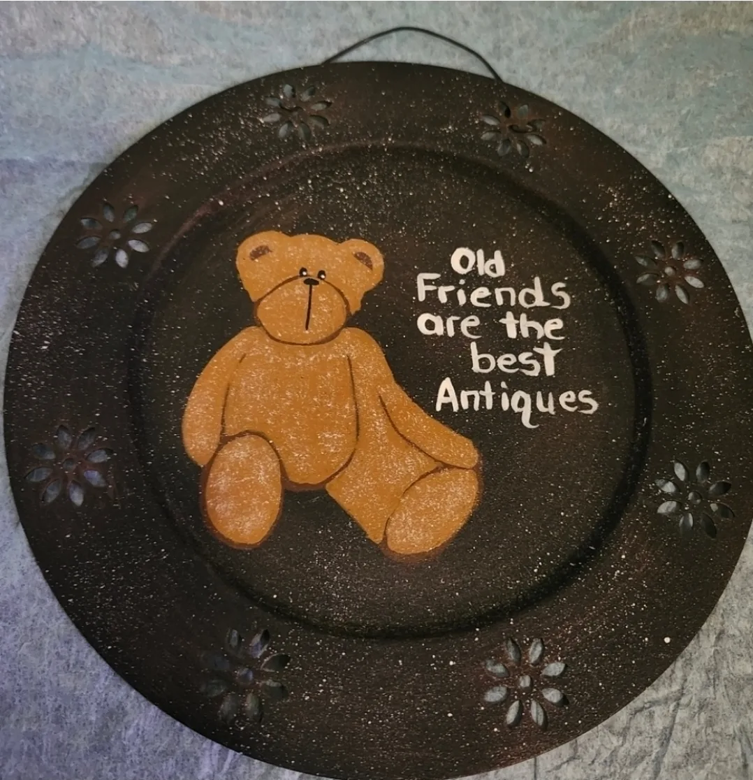 Vintage Decorative Metal Wall Plate 🥕 thumbnail