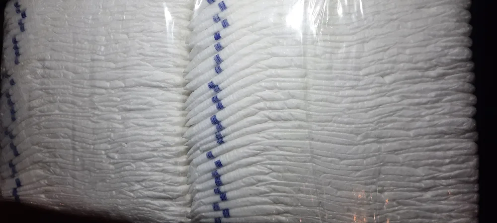 Sealed Royale Premium Diapers, Size 3 (16-28 lb), 56 Count image indicator(2)