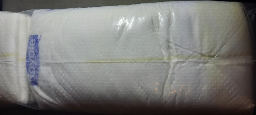 Sealed Royale Premium Diapers, Size 3 (16-28 lb), 56 Count image indicator(4)