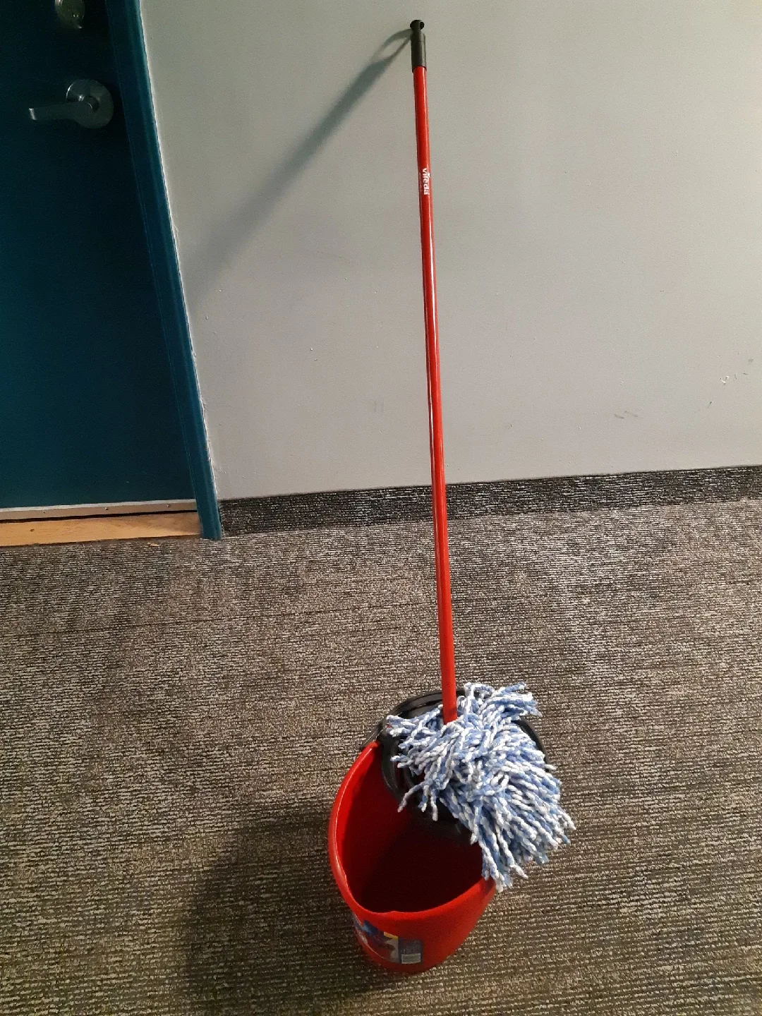 Vileda Quick Wring Mop and Bucket Set image indicator(2)