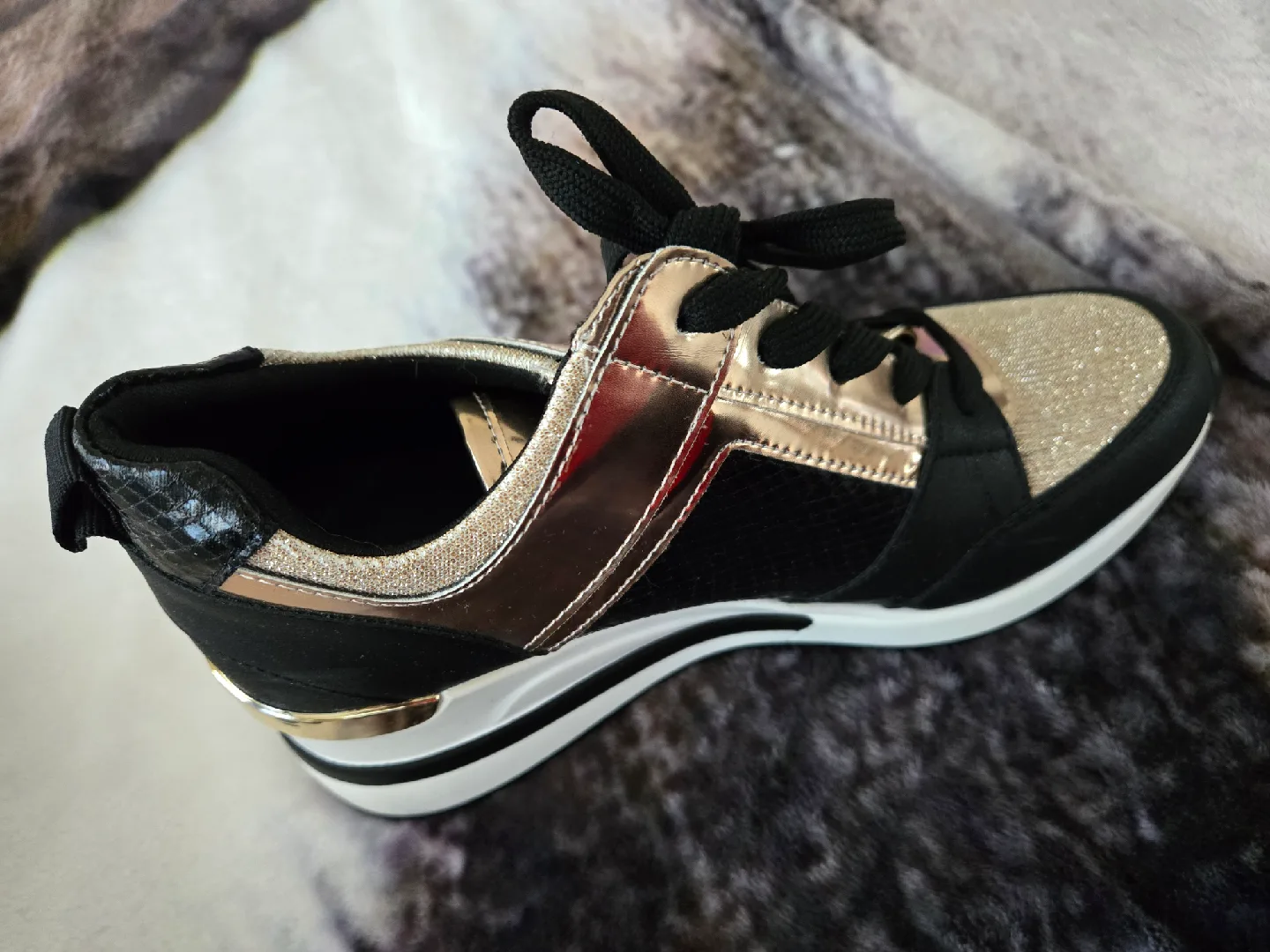 Black & Gold Fashion Sneakers image indicator(3)