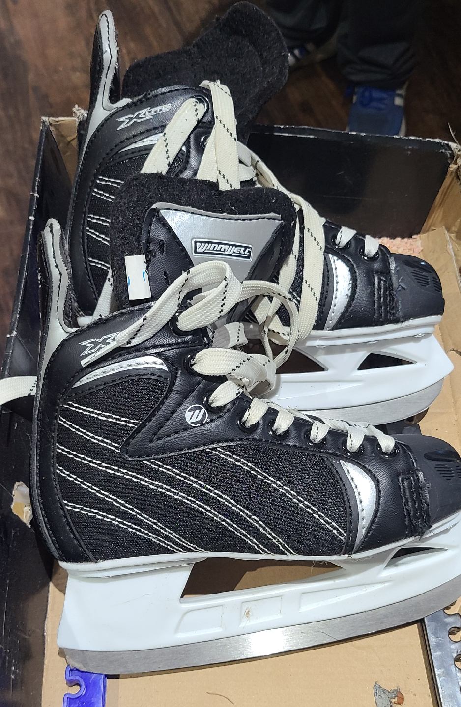 Winnwell XT Lite Jr3 Ice Skates