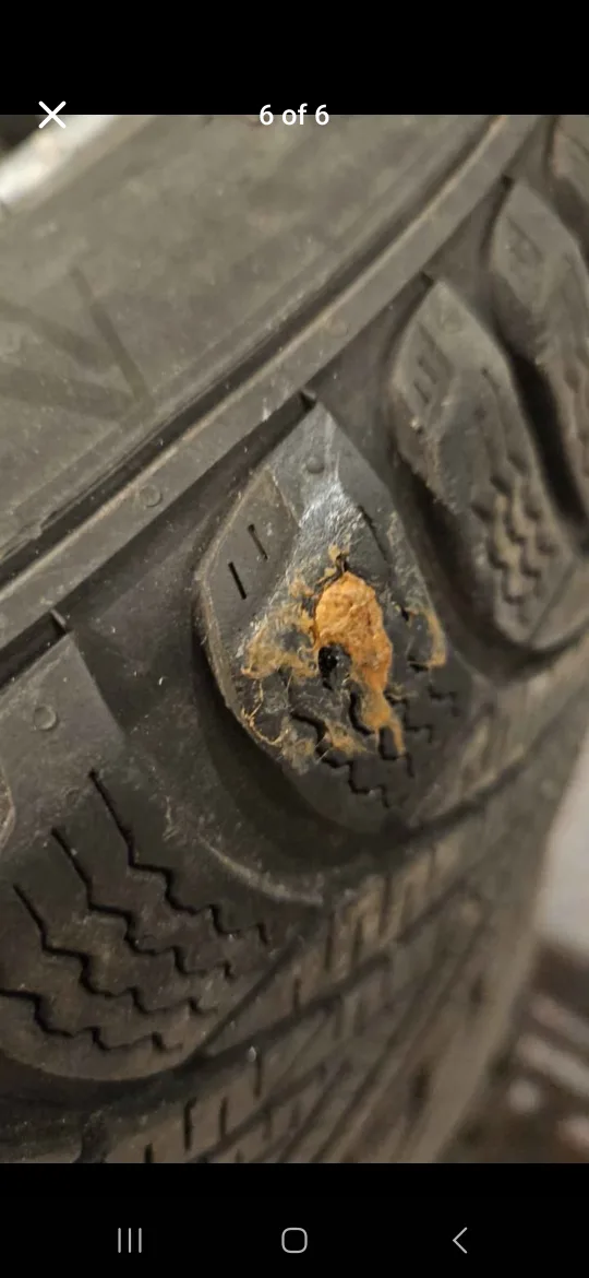 Nissan ALLOY Rims with Winter Tires 205/55R17 image indicator(6)