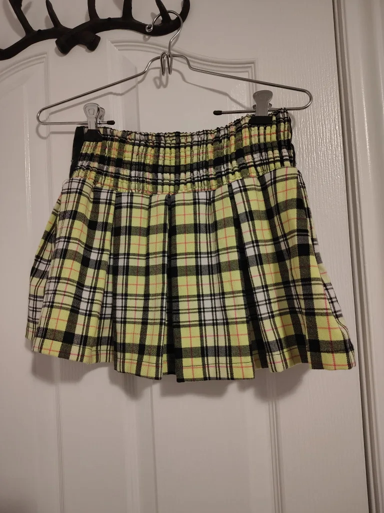 Yellow Plaid Skirt with Bow image indicator(3)