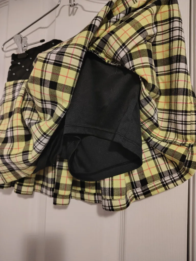 Yellow Plaid Skirt with Bow image indicator(4)