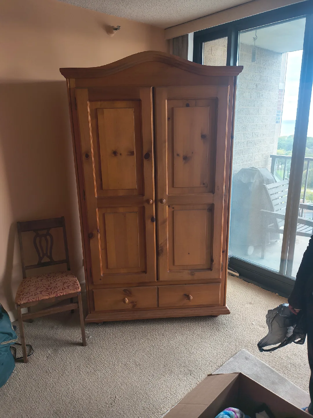 armoire thumbnail